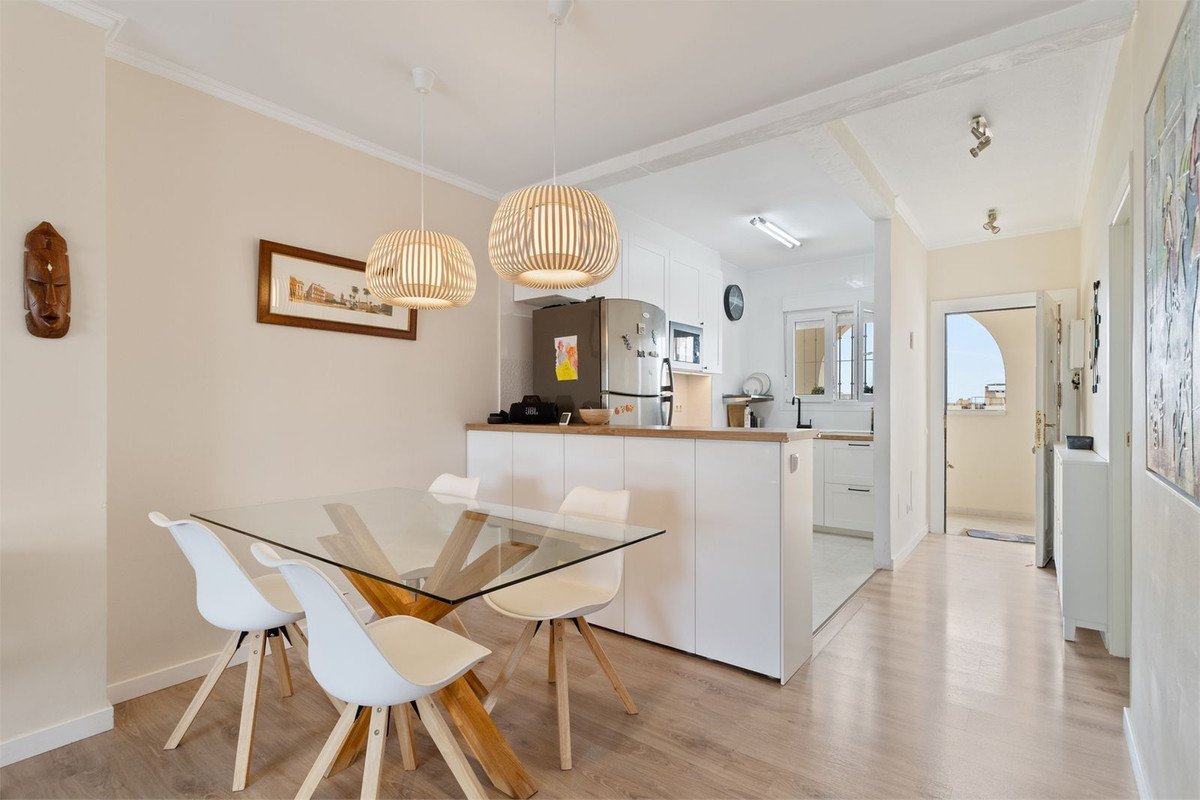 2 Bed Middle Floor Apartment in Torrequebrada