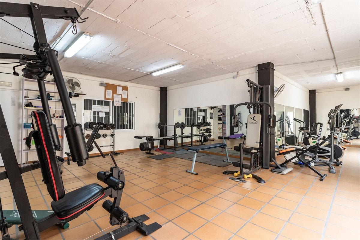 2 Bed Middle Floor Apartment in Torrequebrada