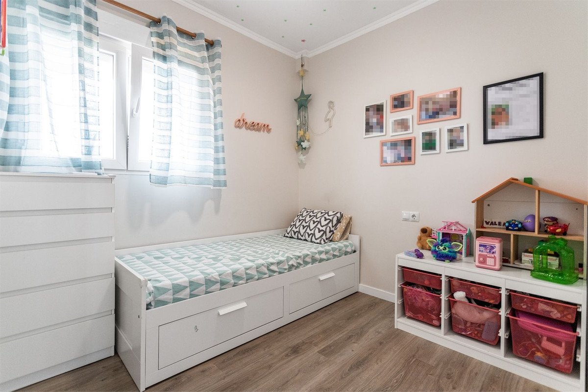2 Bed Middle Floor Apartment in Torrequebrada