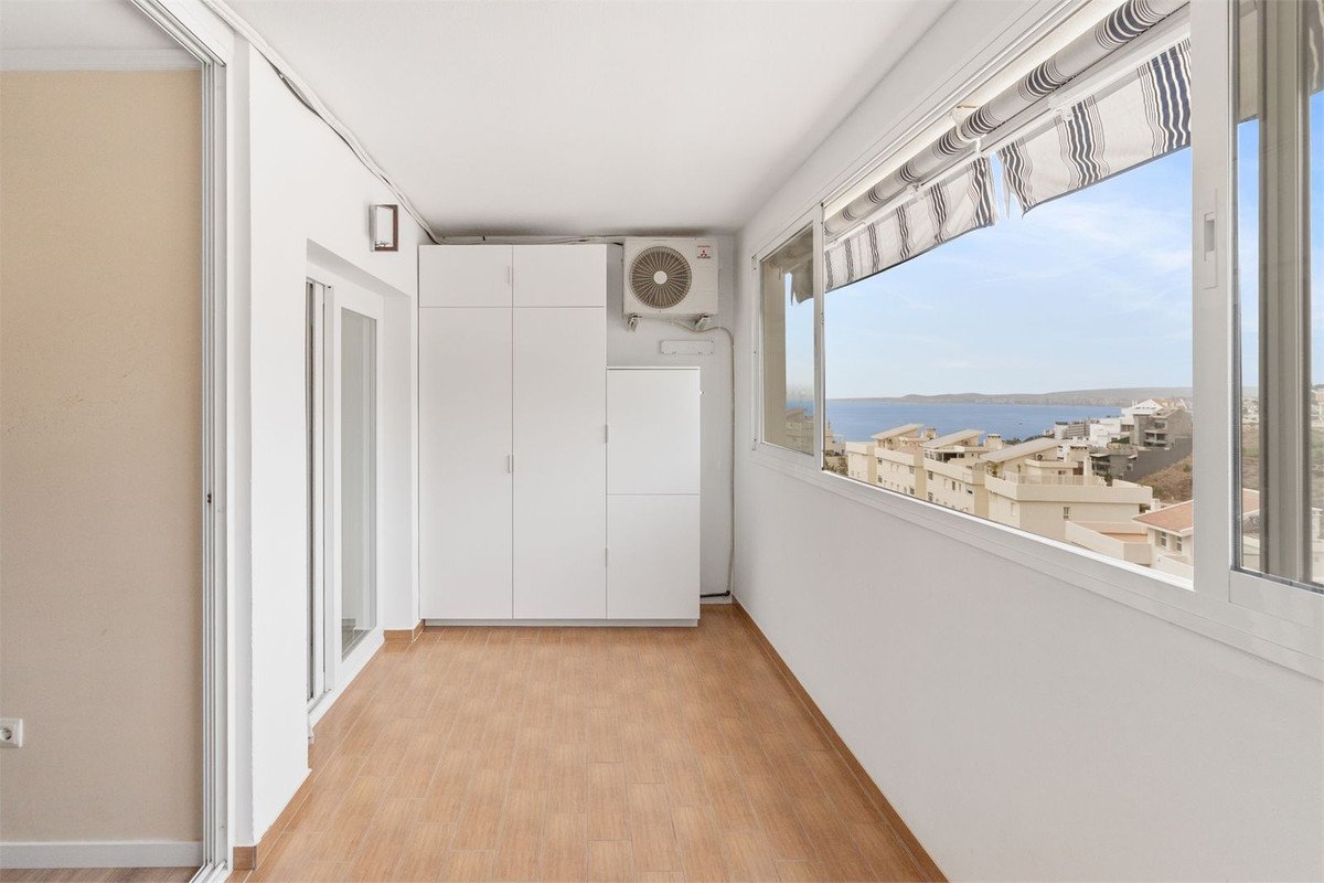2 Bed Middle Floor Apartment in Torrequebrada
