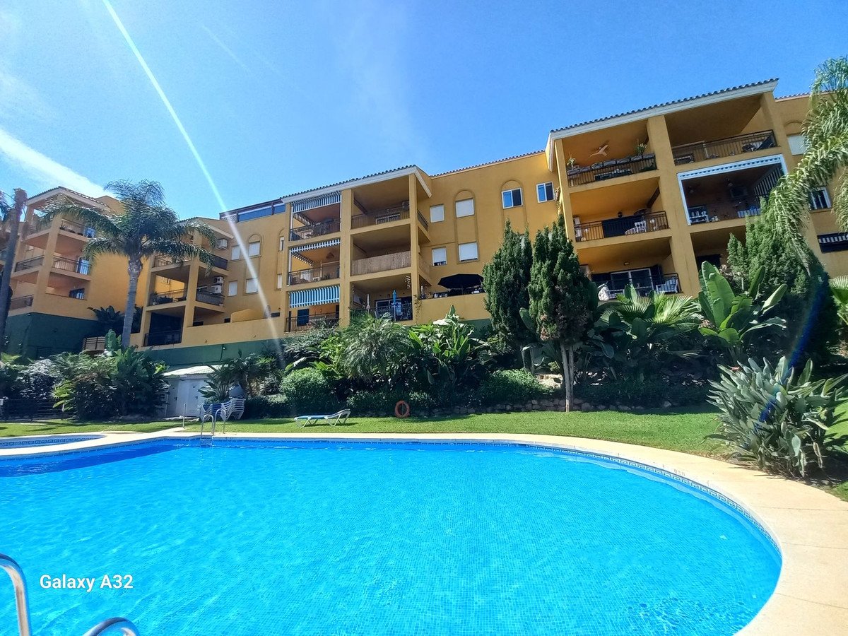 2 Bed Top Floor Apartment in Riviera del Sol