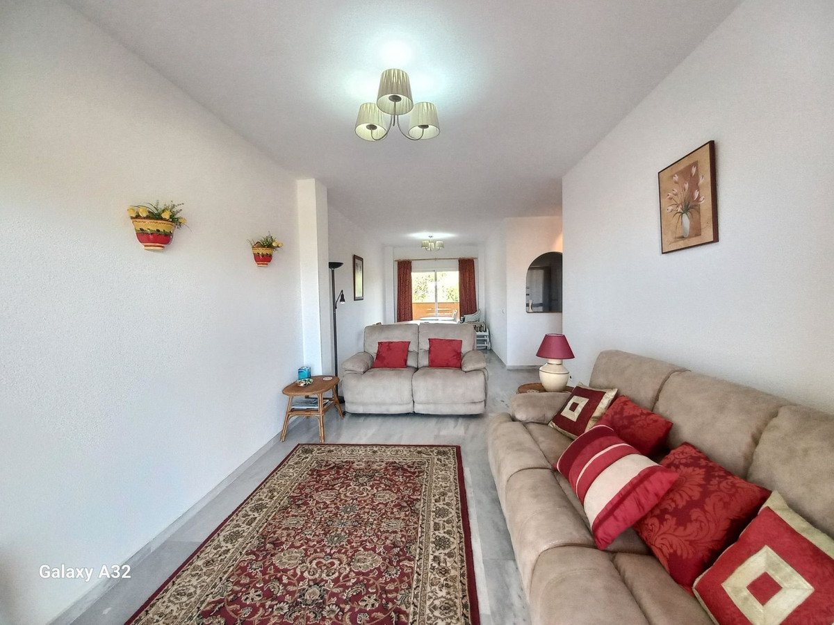 2 Bed Top Floor Apartment in Riviera del Sol
