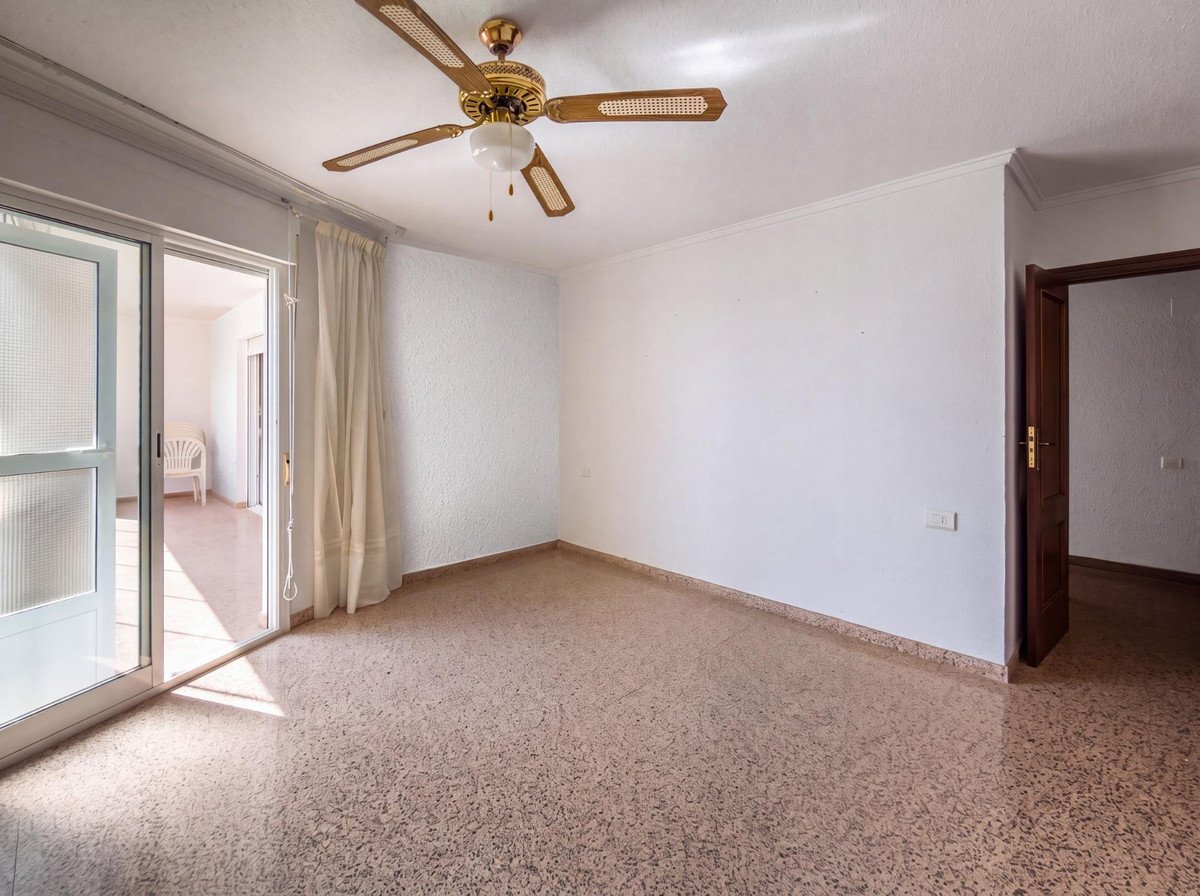 3 Bed Middle Floor Apartment in Torrevieja