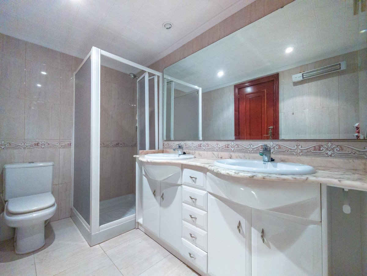 3 Bed Middle Floor Apartment in Torrevieja