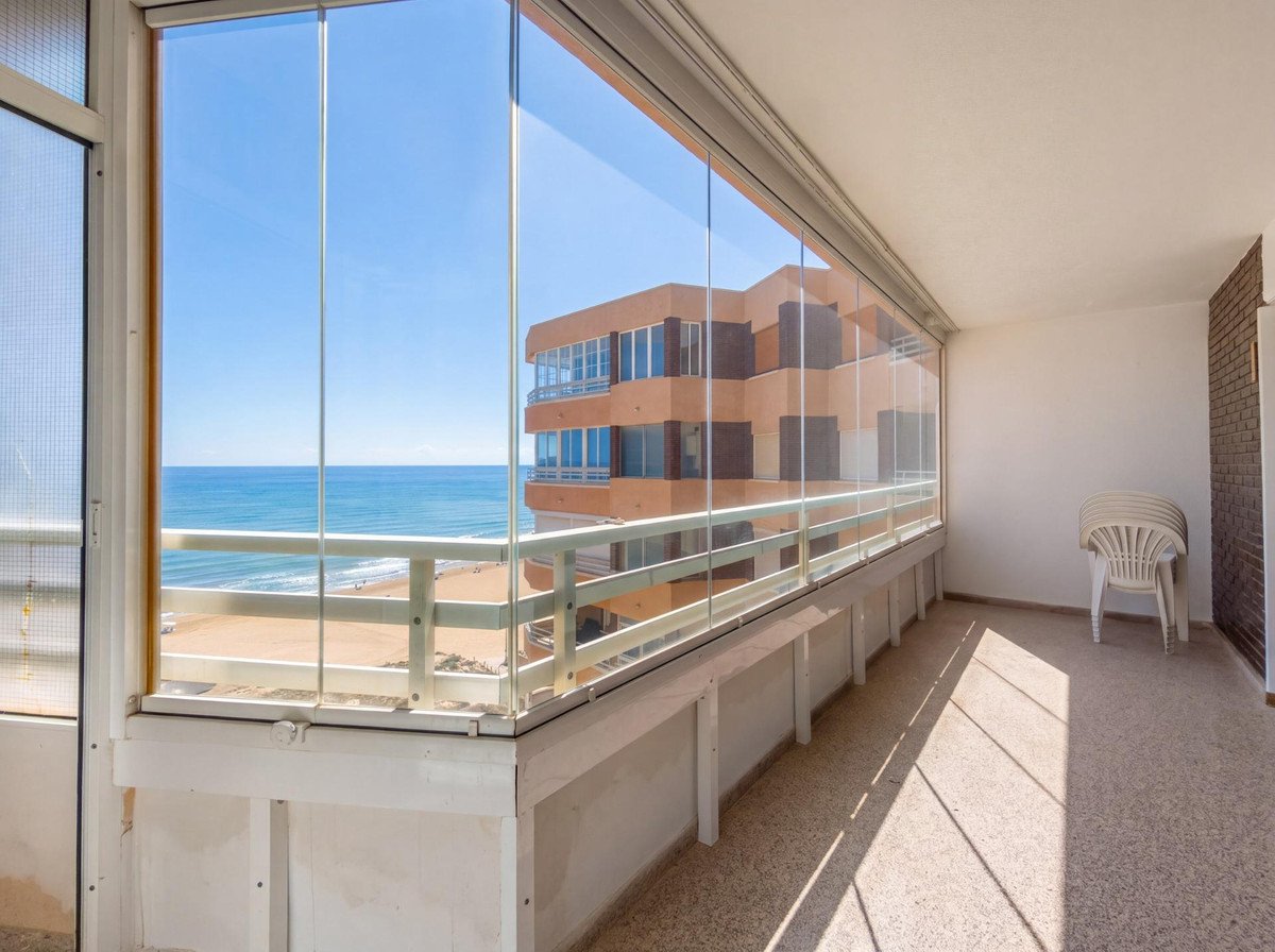 3 Bed Middle Floor Apartment in Torrevieja