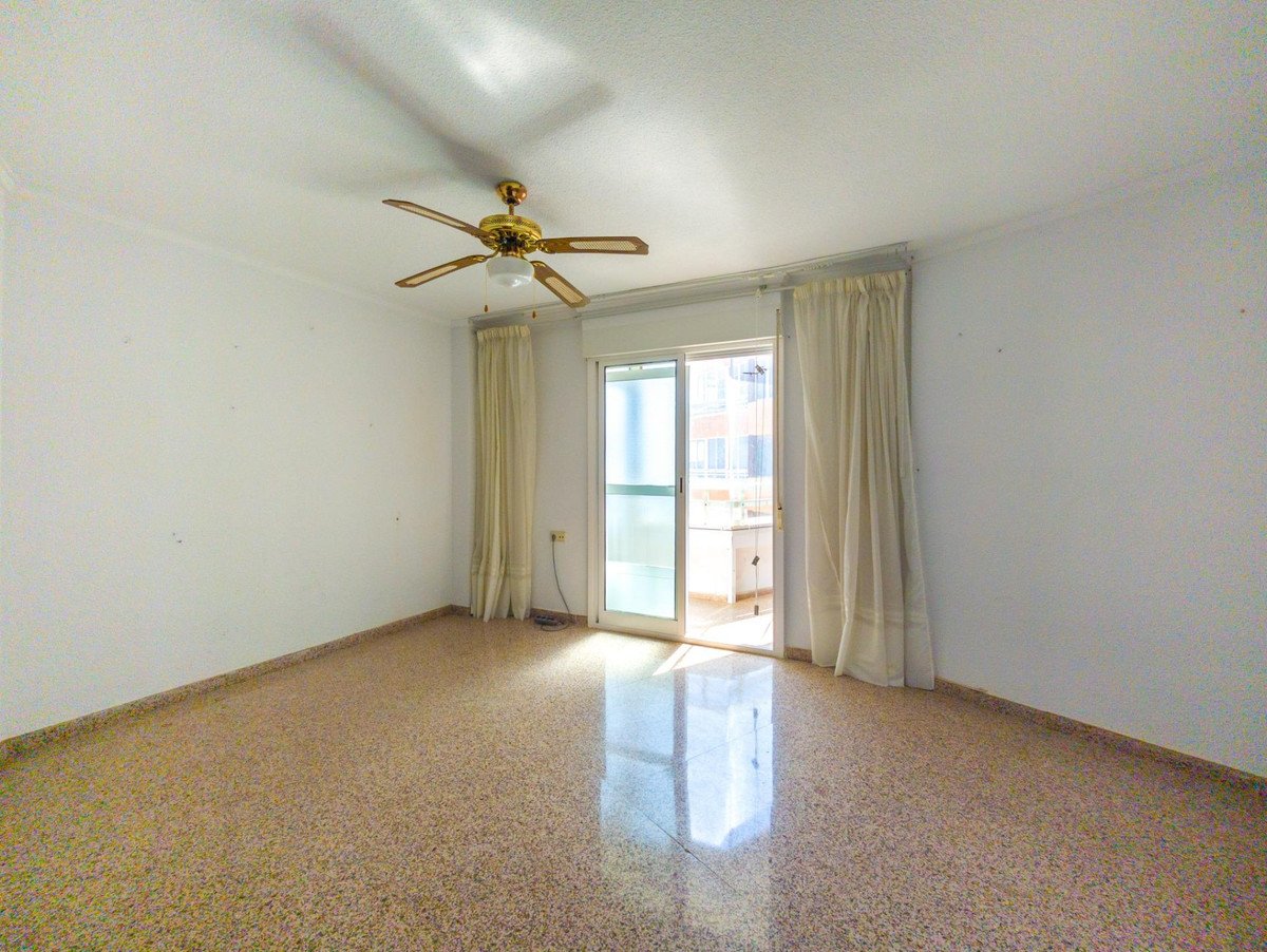 3 Bed Middle Floor Apartment in Torrevieja