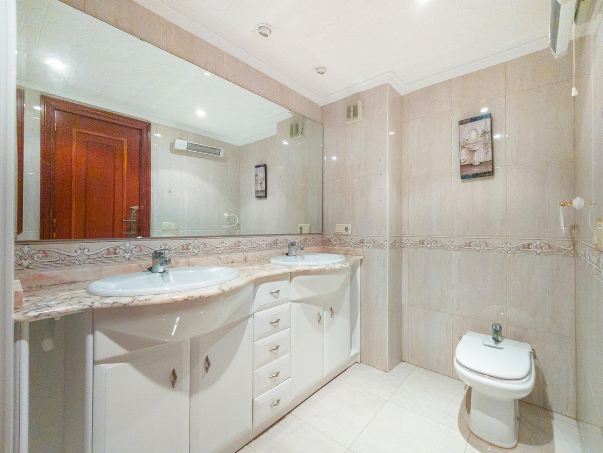 3 Bed Middle Floor Apartment in Torrevieja