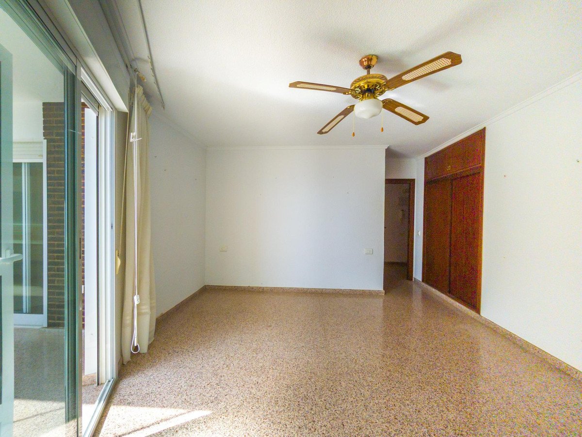 3 Bed Middle Floor Apartment in Torrevieja