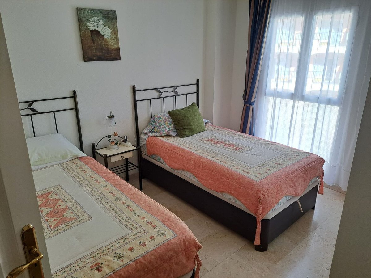 2 Bed Middle Floor Apartment in Fuengirola