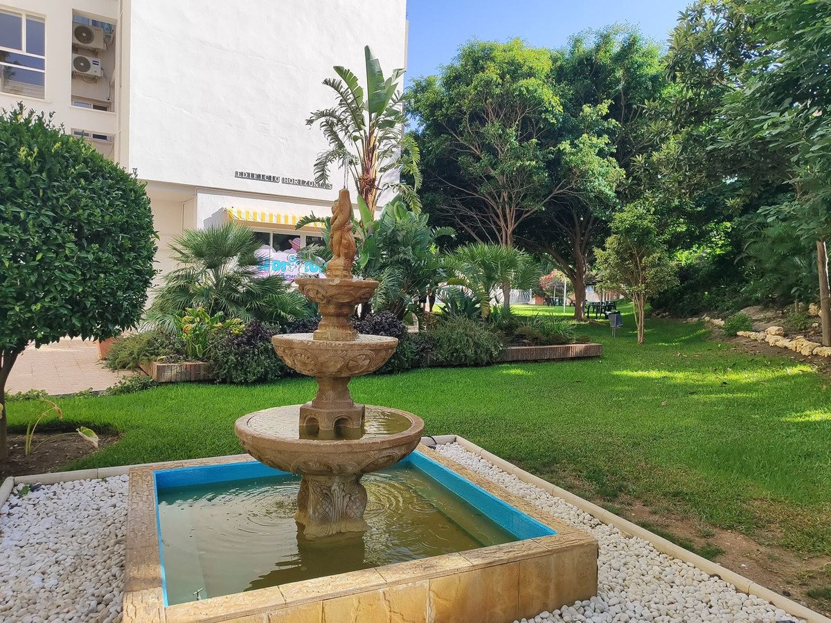 2 Bed Middle Floor Apartment in Fuengirola