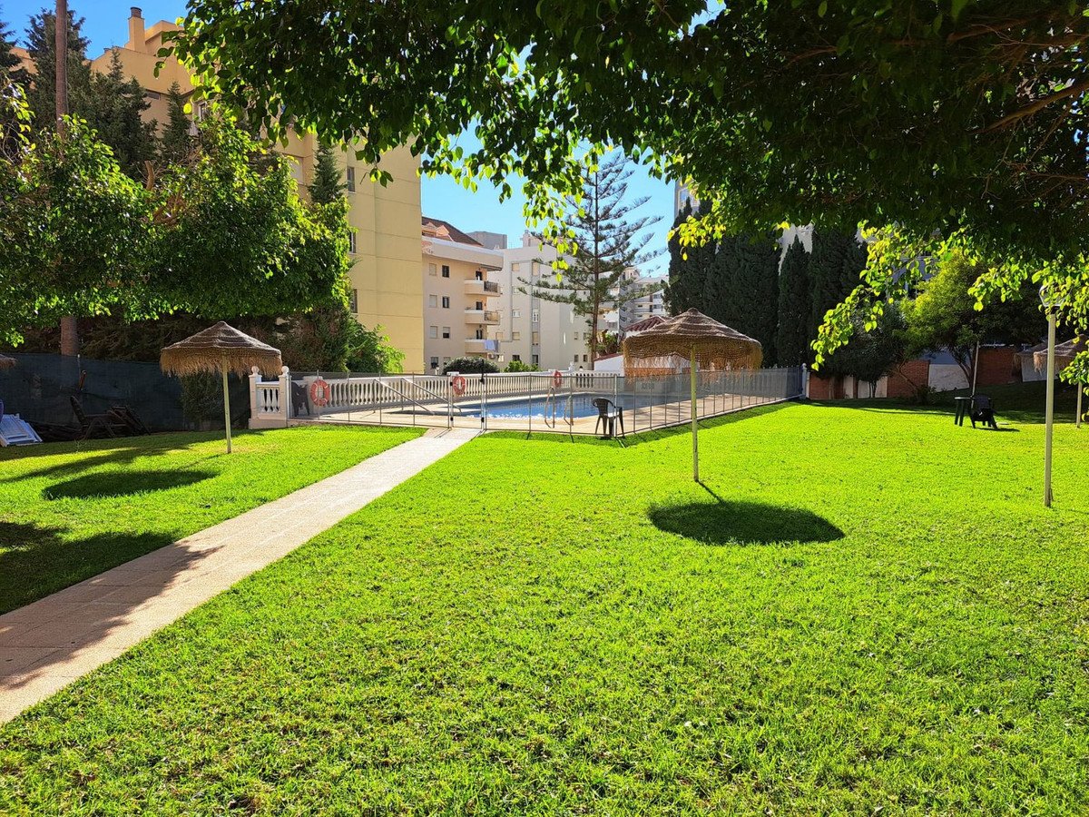 2 Bed Middle Floor Apartment in Fuengirola