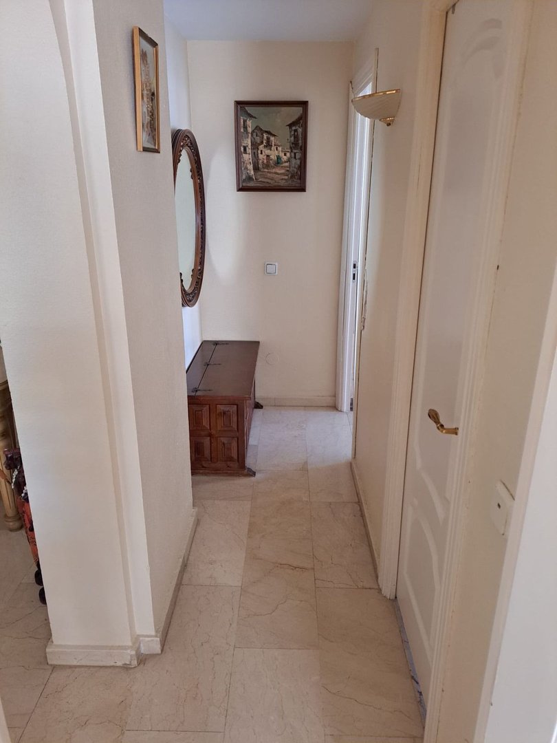 2 Bed Middle Floor Apartment in Fuengirola