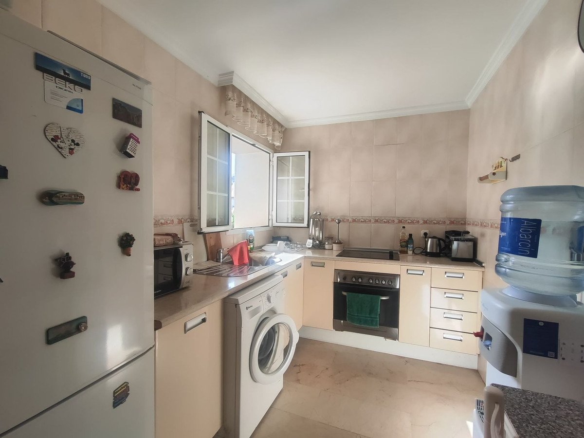 2 Bed Middle Floor Apartment in Fuengirola