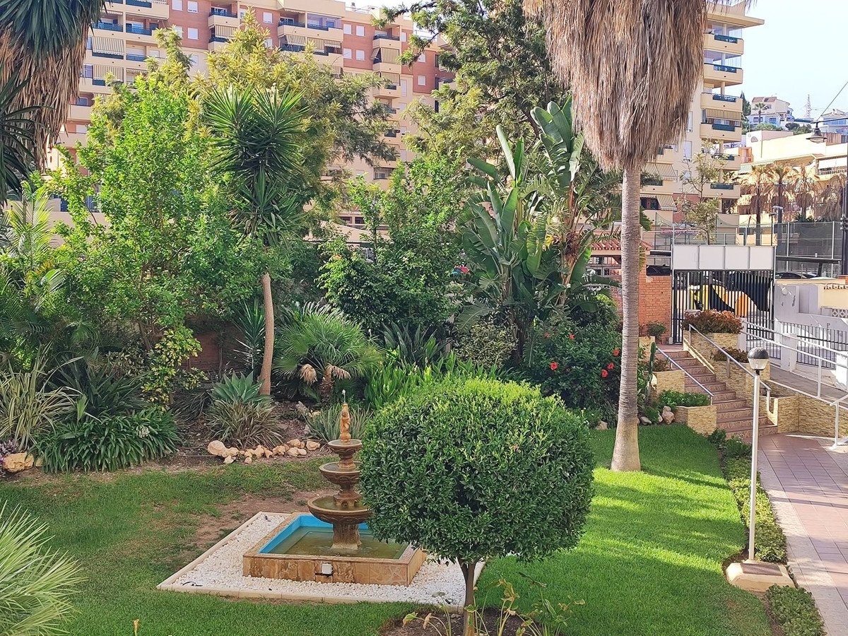 2 Bed Middle Floor Apartment in Fuengirola