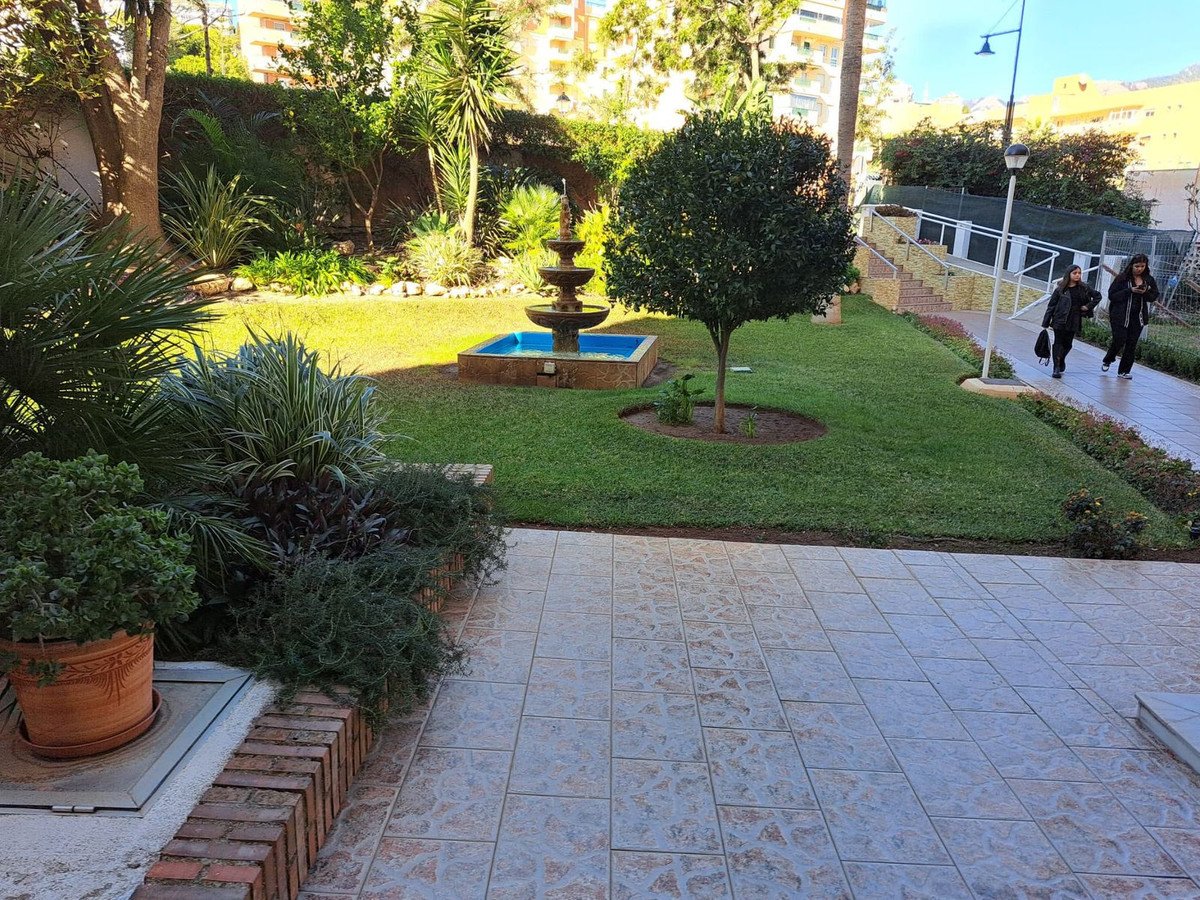 2 Bed Middle Floor Apartment in Fuengirola