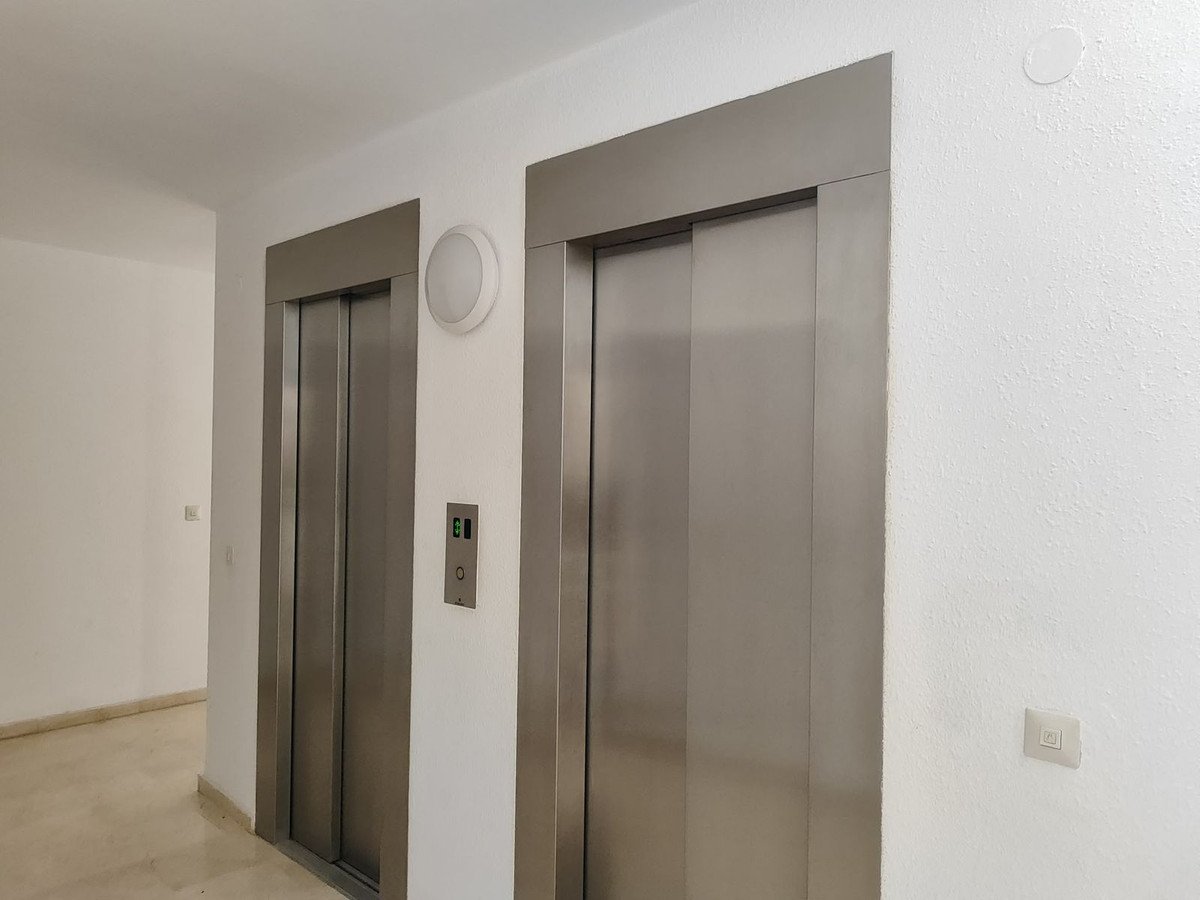 2 Bed Middle Floor Apartment in Fuengirola
