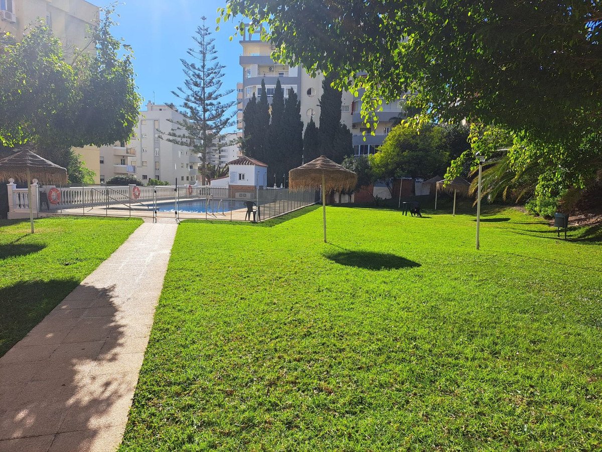 2 Bed Middle Floor Apartment in Fuengirola