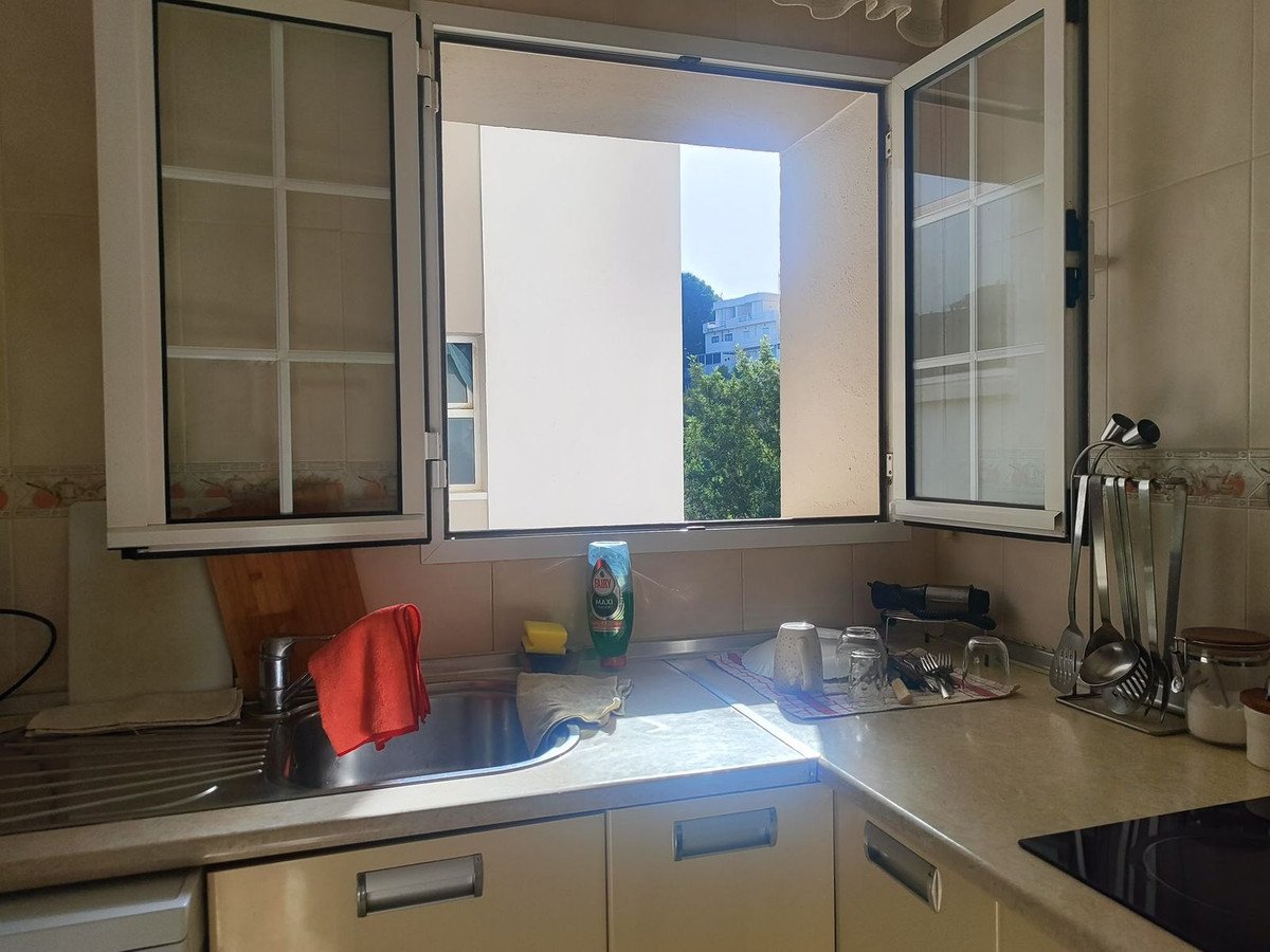 2 Bed Middle Floor Apartment in Fuengirola