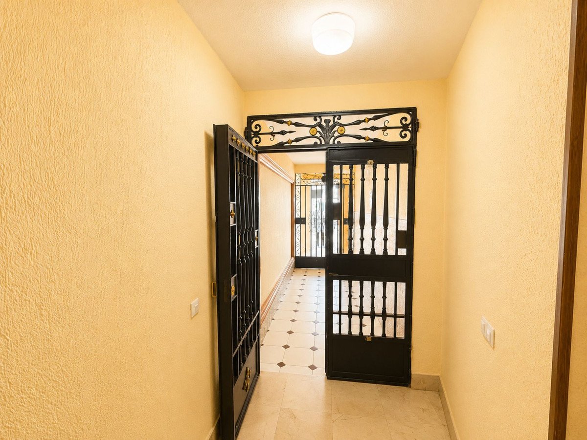 3 Bed Ground Floor Apartment in Torremolinos Centro