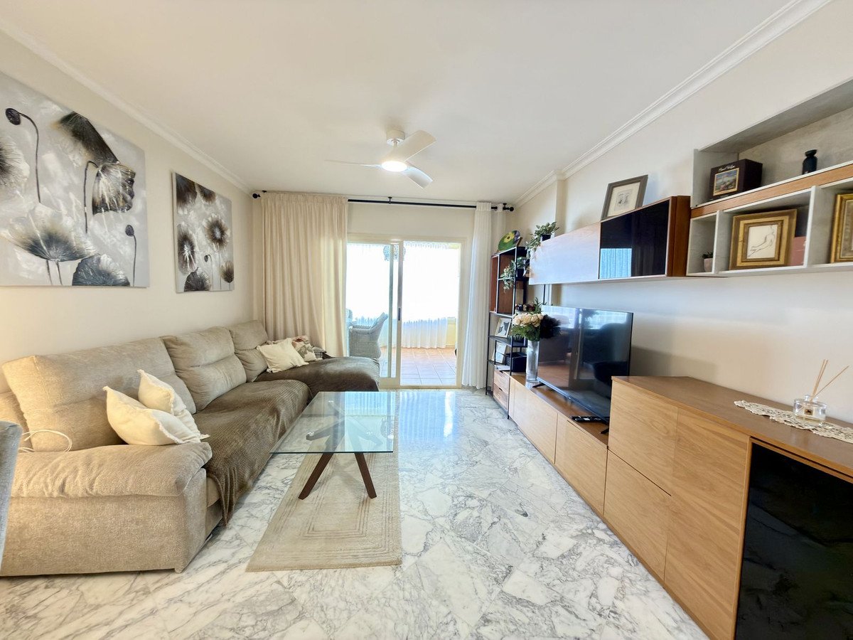 2 Bed Middle Floor Apartment in El Faro