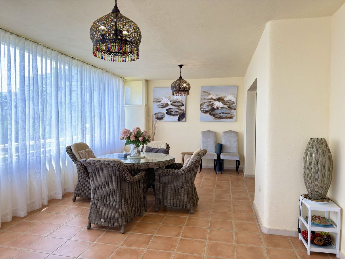 2 Bed Middle Floor Apartment in El Faro