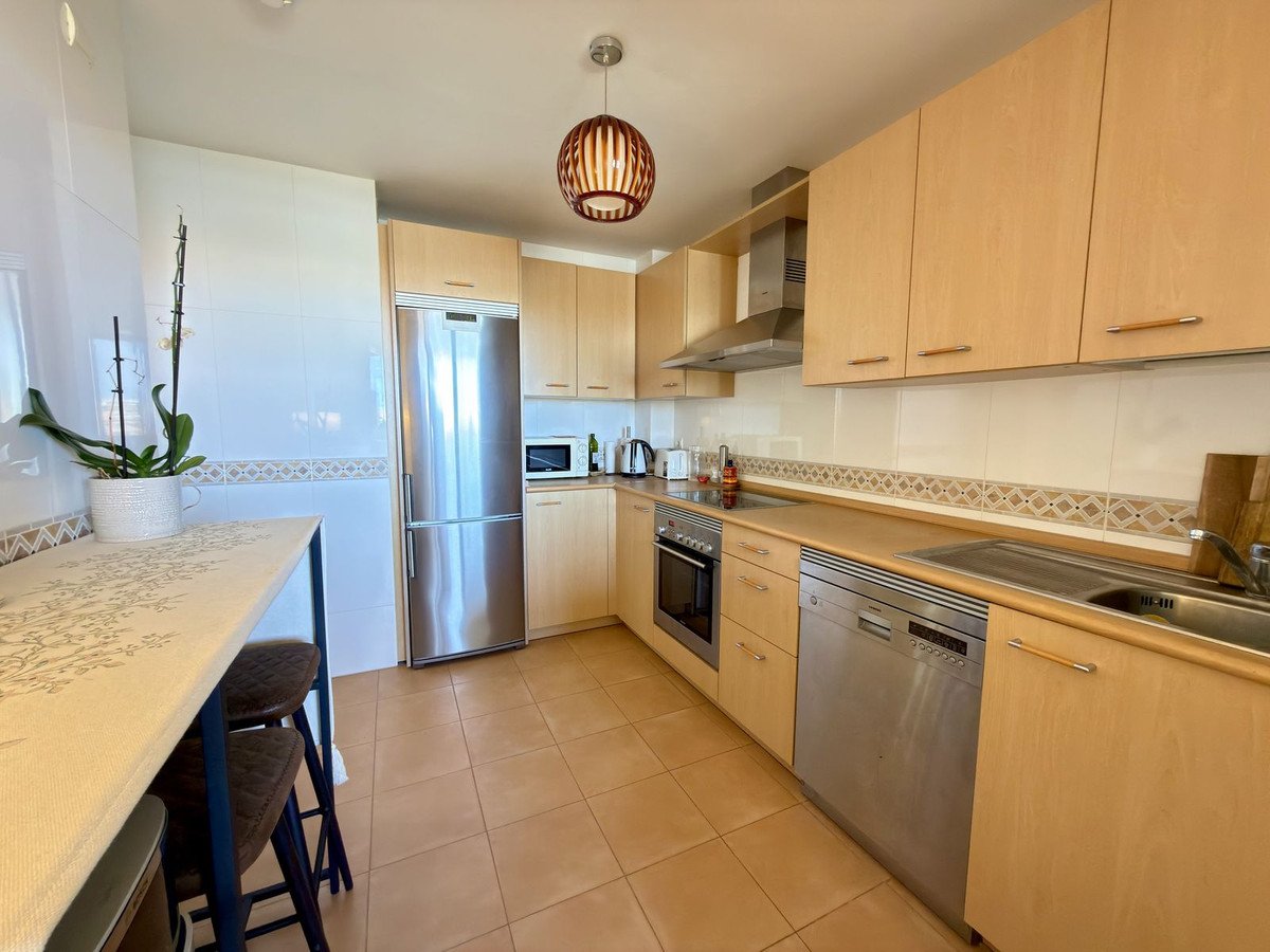 2 Bed Middle Floor Apartment in El Faro