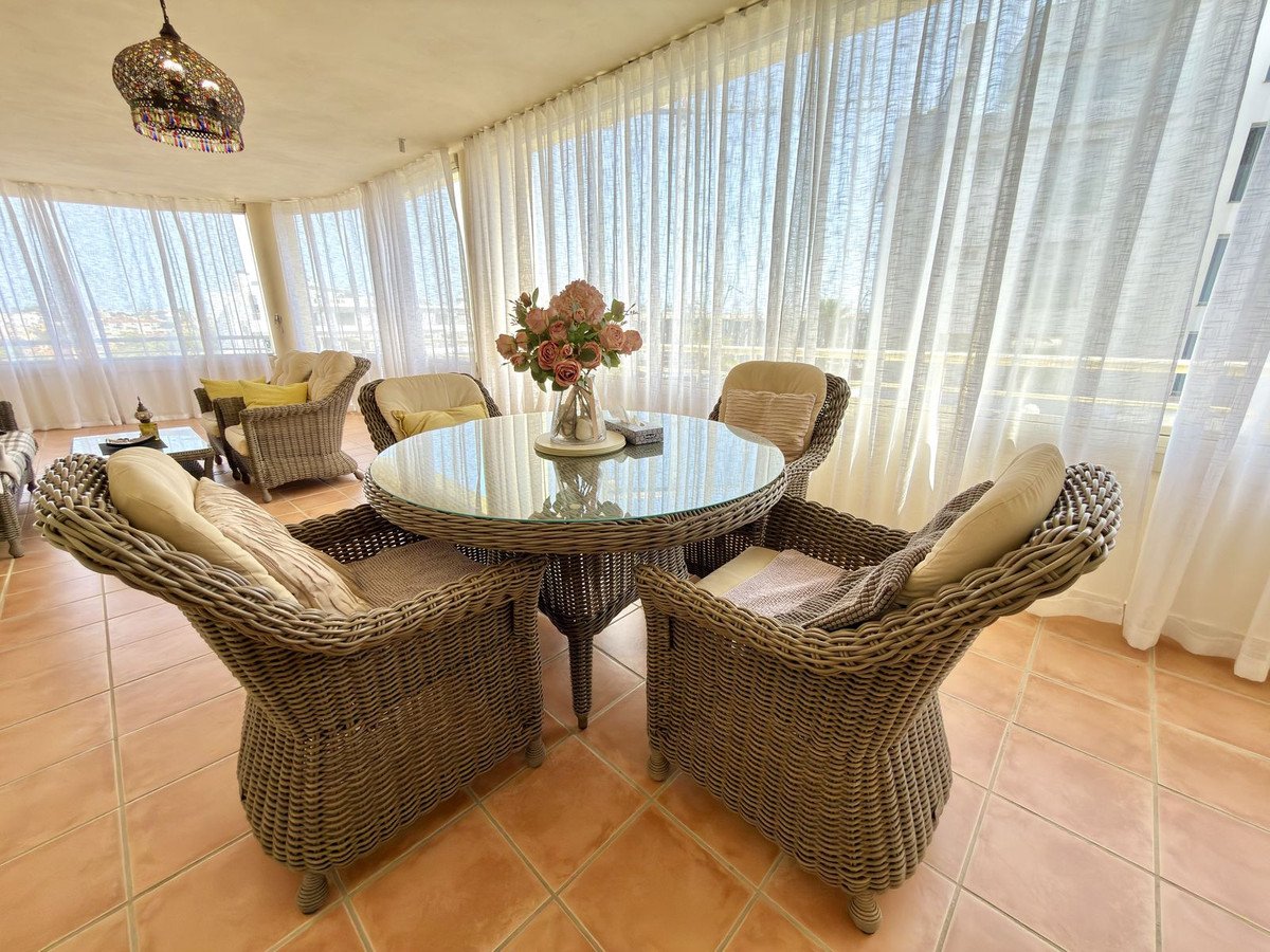2 Bed Middle Floor Apartment in El Faro