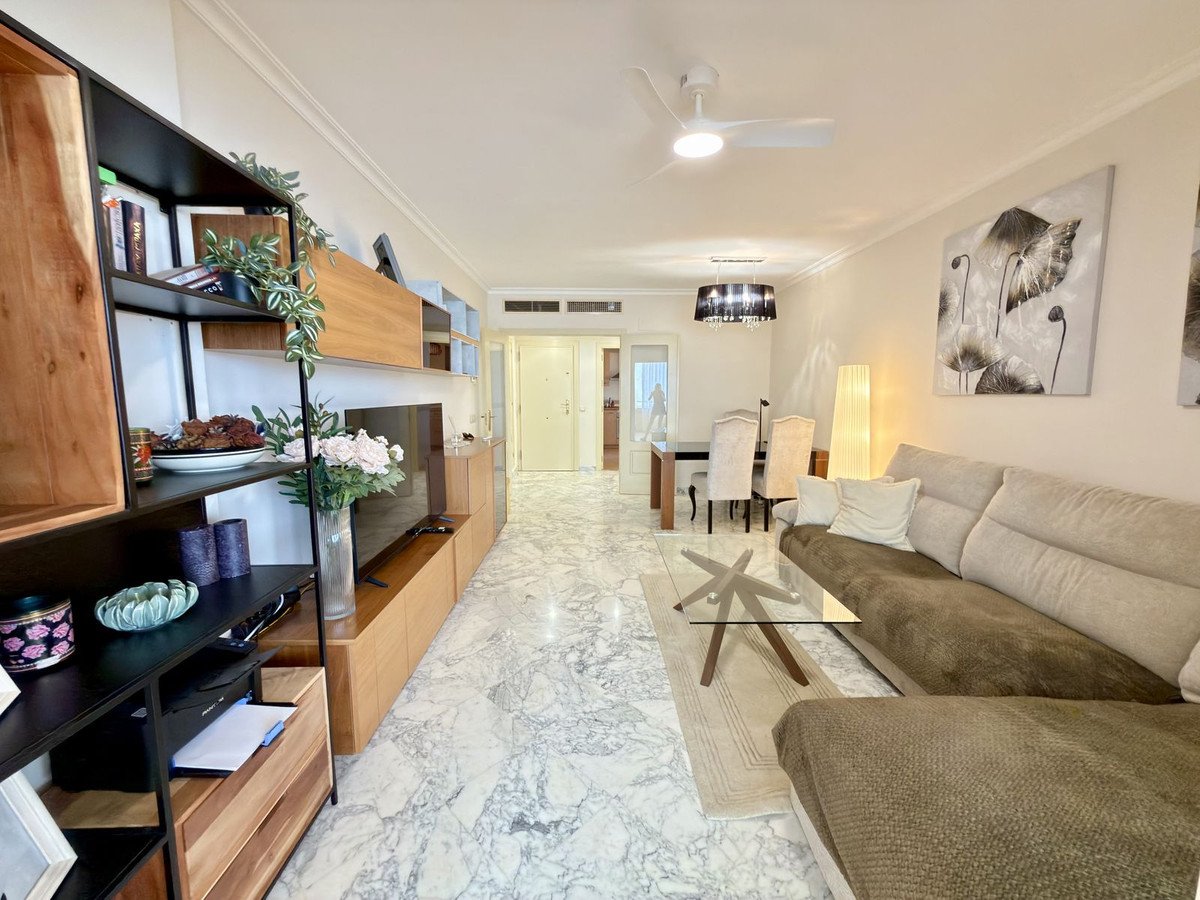 2 Bed Middle Floor Apartment in El Faro