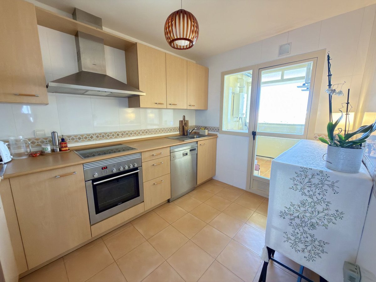 2 Bed Middle Floor Apartment in El Faro