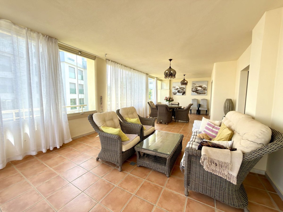 2 Bed Middle Floor Apartment in El Faro