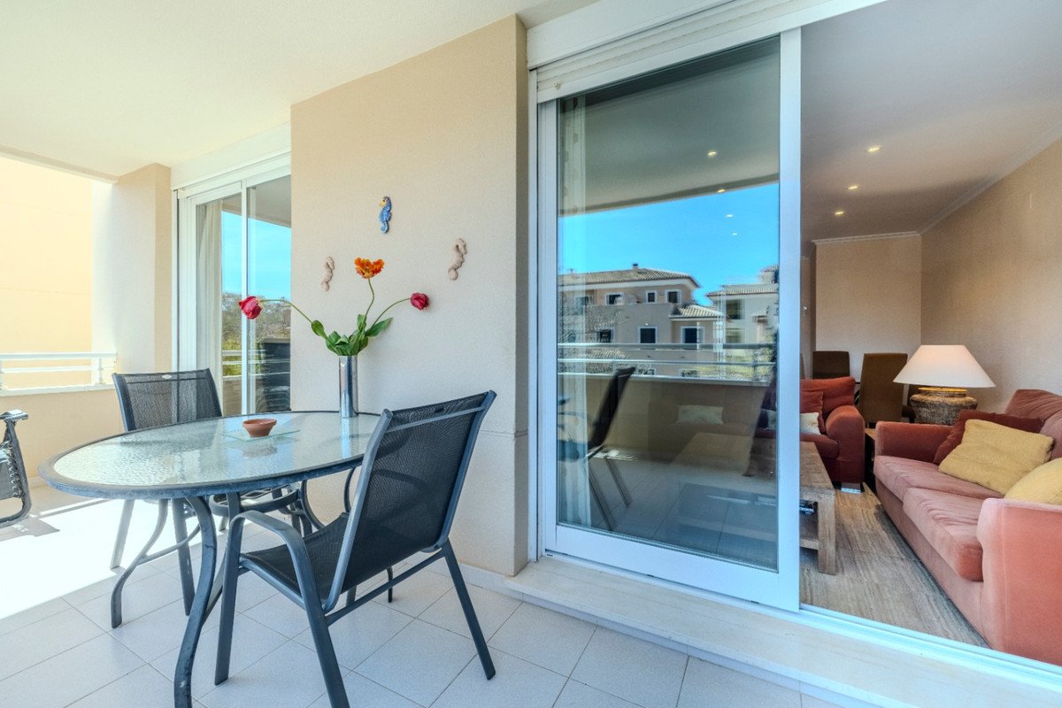 3 Bed Middle Floor Apartment in Javea