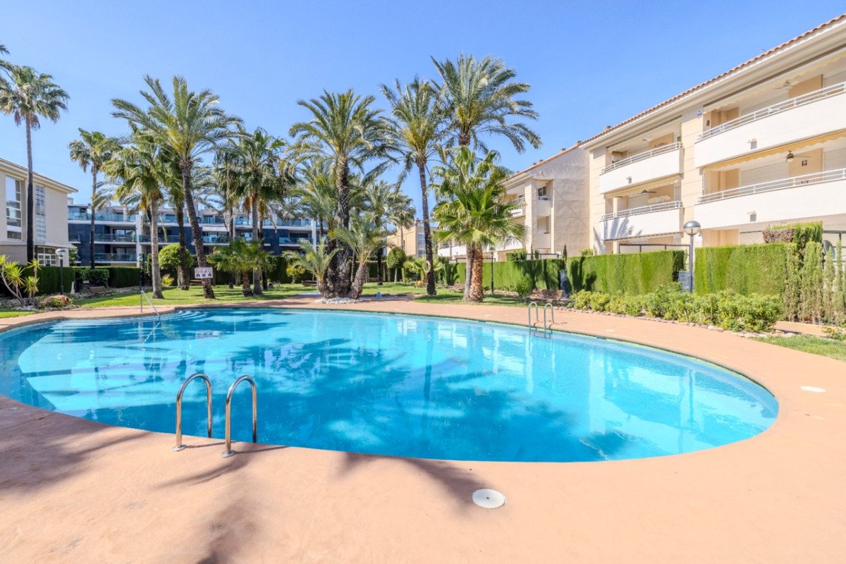 3 Bed Middle Floor Apartment in Javea