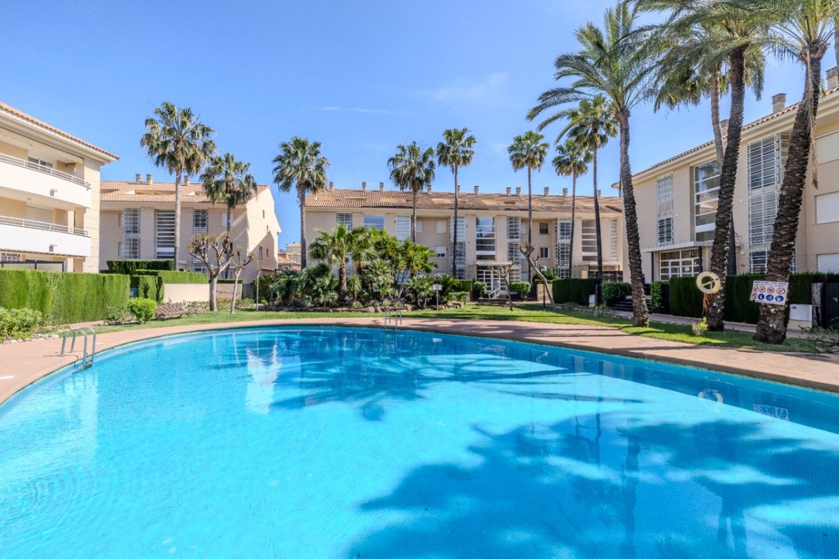 3 Bed Middle Floor Apartment in Javea