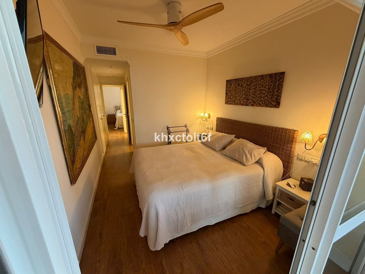 2 Bed Middle Floor Apartment in Bahía de Marbella