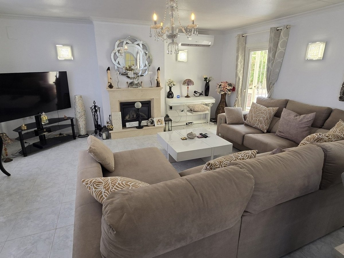 5 Bed Detached Villa in Mojacar