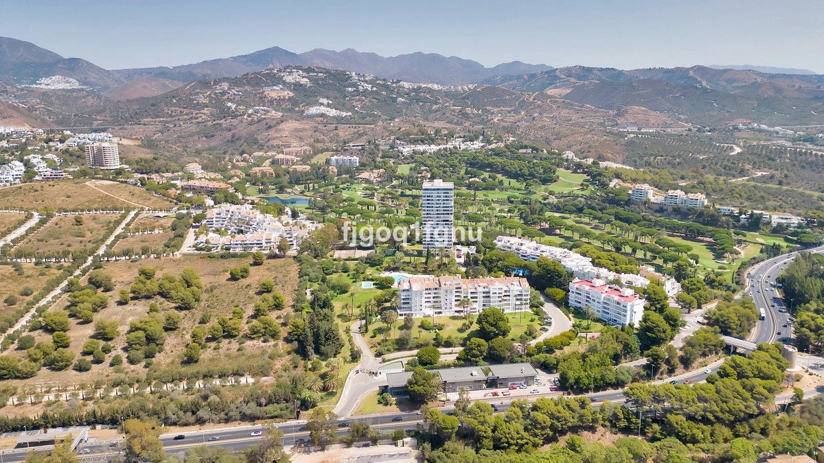 2 Bed Middle Floor Apartment in Marbella