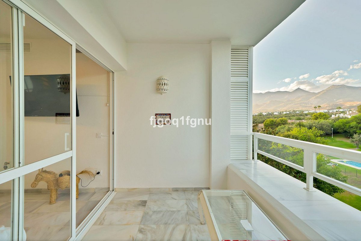 2 Bed Middle Floor Apartment in Marbella