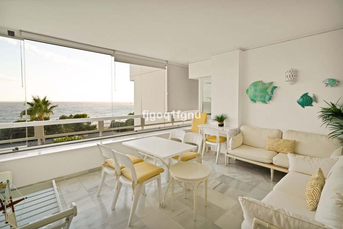 2 Bed Middle Floor Apartment in Marbella
