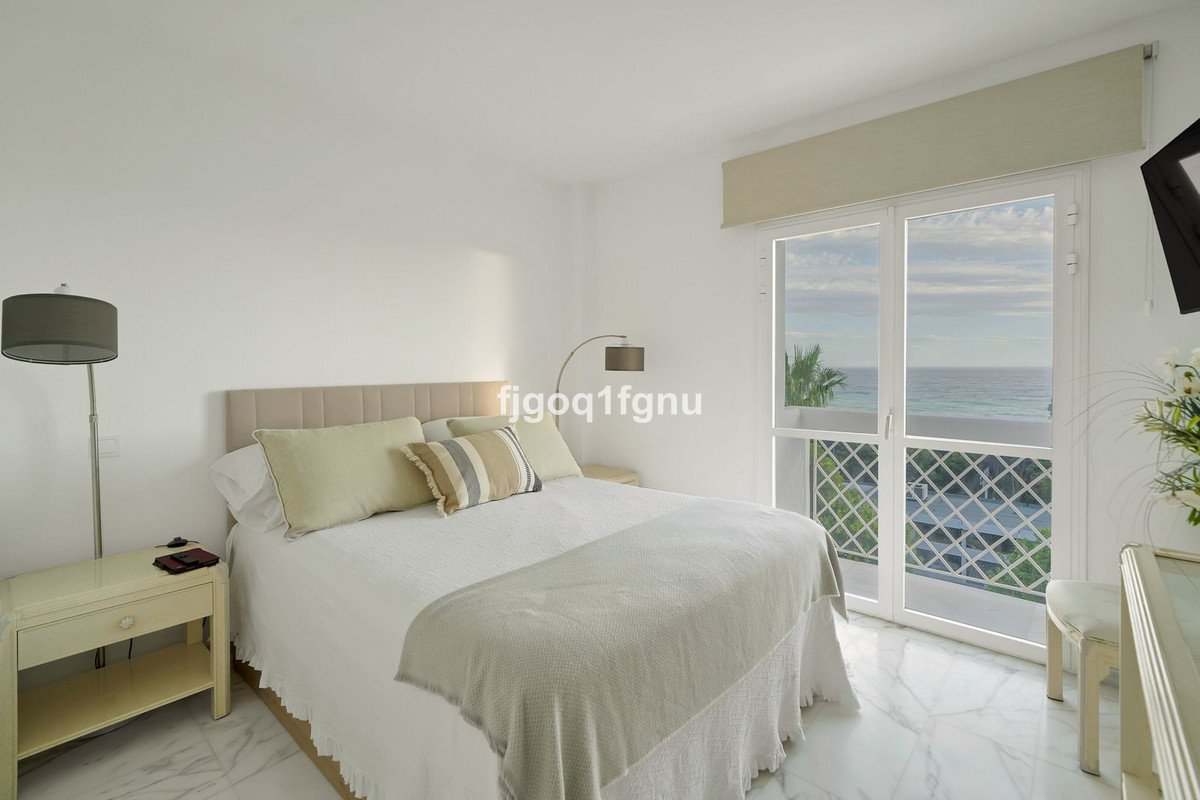 2 Bed Middle Floor Apartment in Marbella