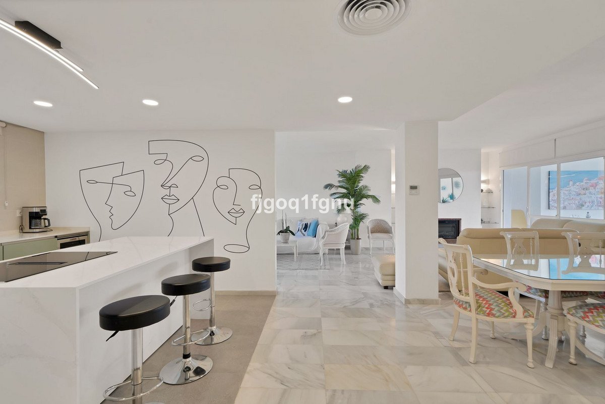 2 Bed Middle Floor Apartment in Marbella