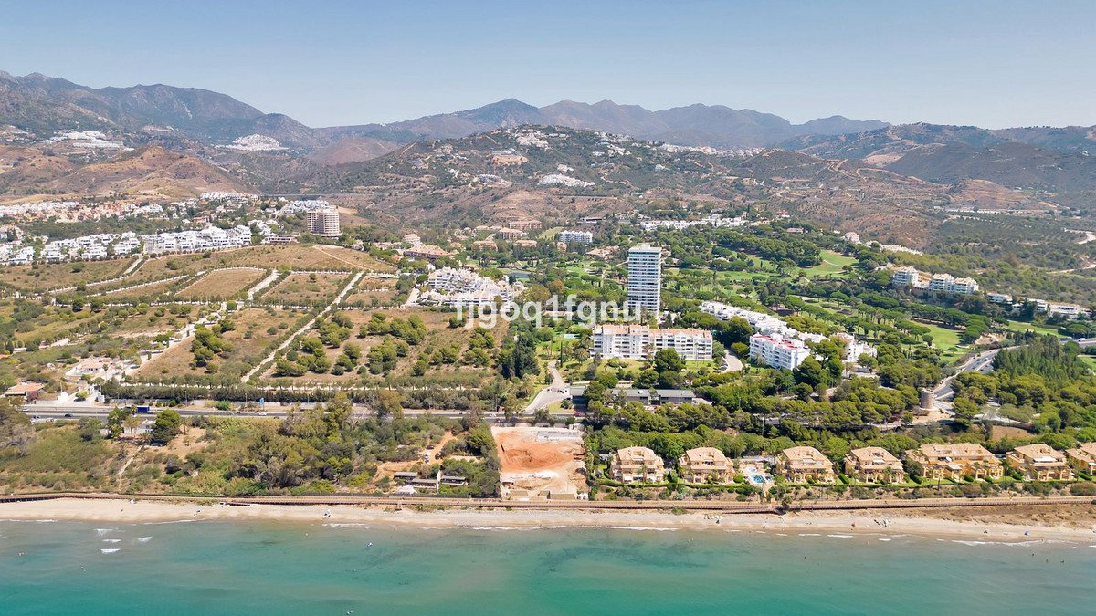 2 Bed Middle Floor Apartment in Marbella