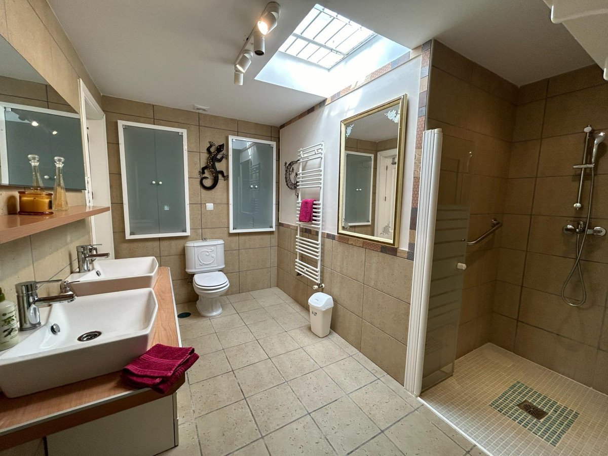 4 Bed Detached Villa in Benalmadena