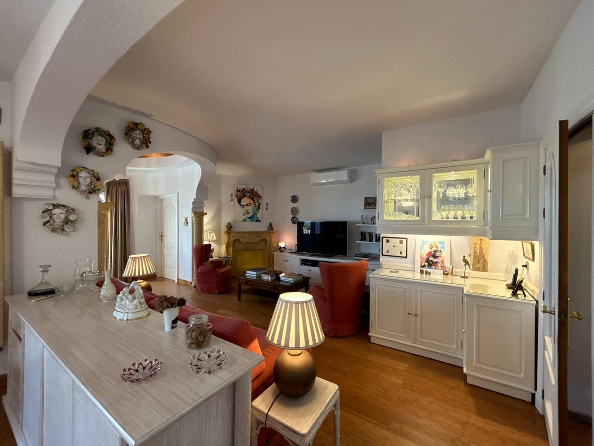 4 Bed Detached Villa in Benalmadena