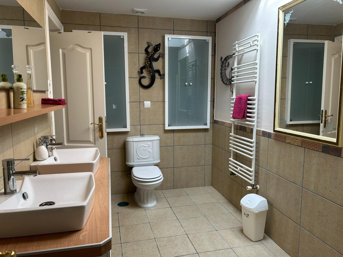 4 Bed Detached Villa in Benalmadena