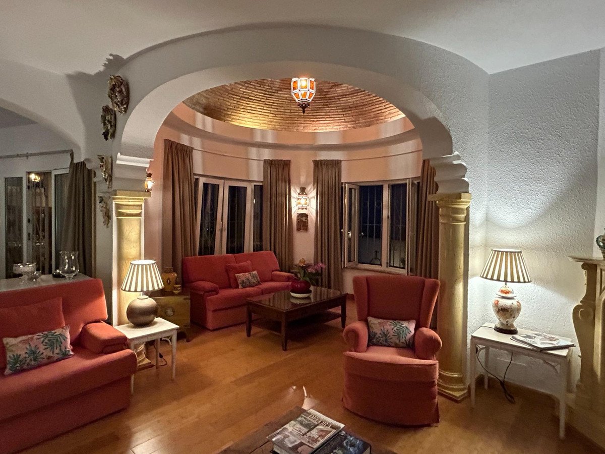 4 Bed Detached Villa in Benalmadena