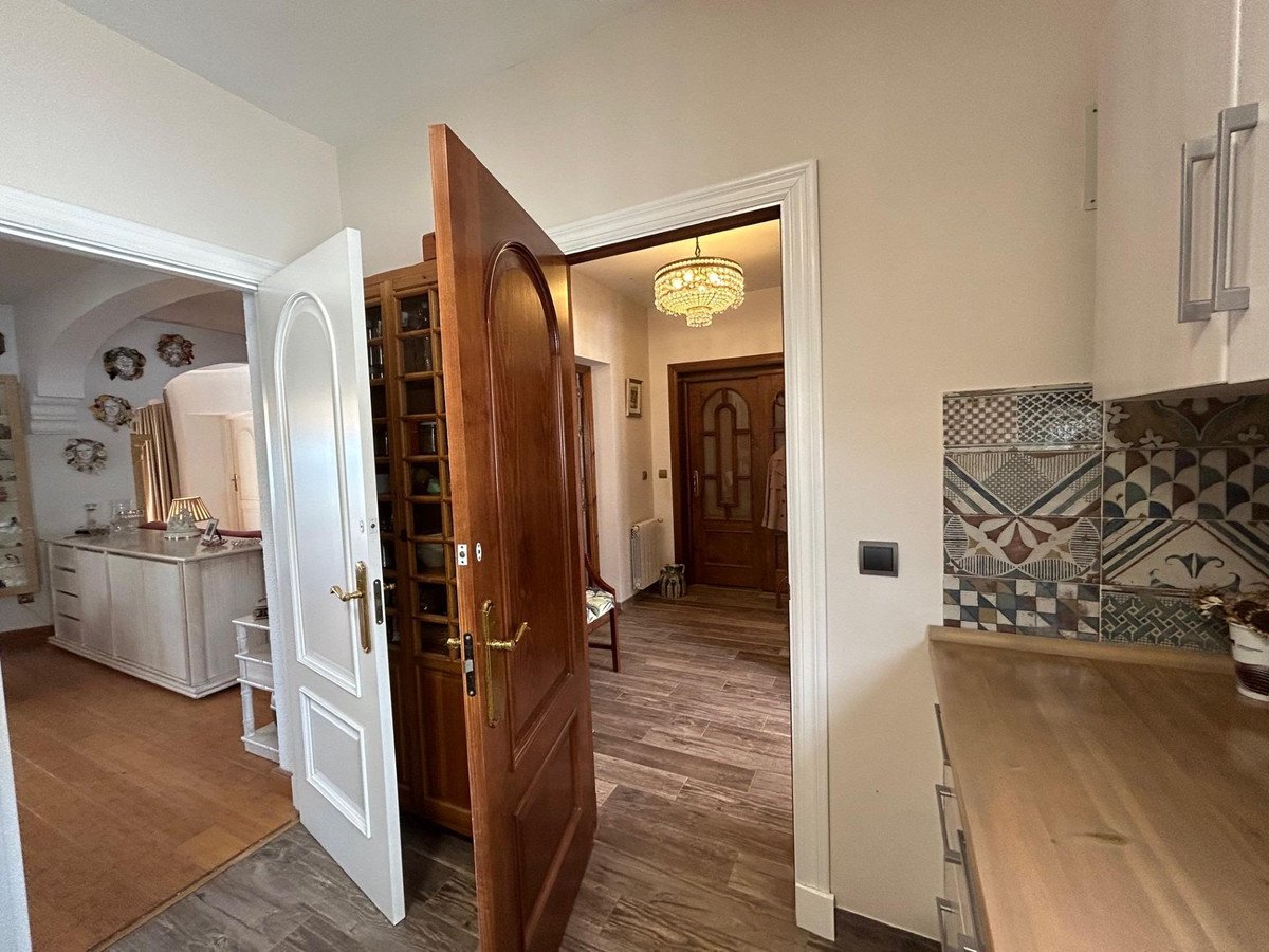 4 Bed Detached Villa in Benalmadena