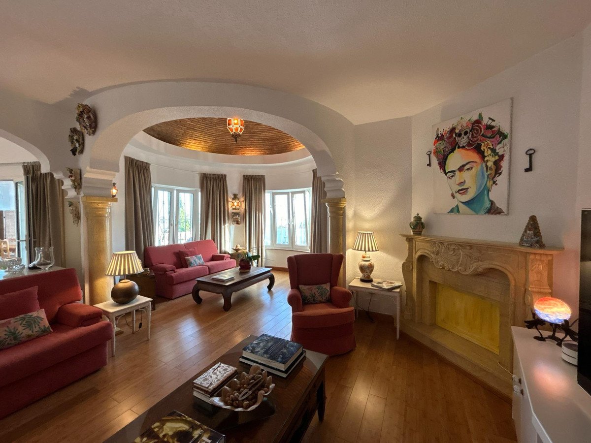 4 Bed Detached Villa in Benalmadena