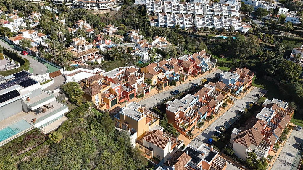 4 Bed Townhouse in Nueva Andalucía
