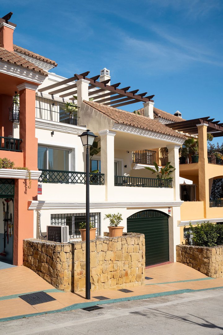 4 Bed Townhouse in Nueva Andalucía