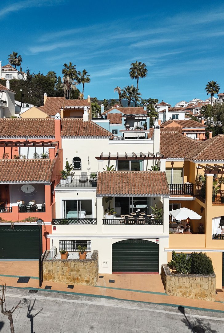 4 Bed Townhouse in Nueva Andalucía